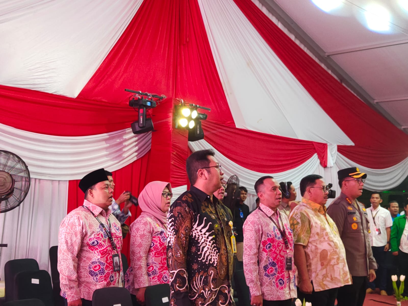 Ketua dan Anggota Bawaslu Kota Bengkulu (Baju Batik Seragam)