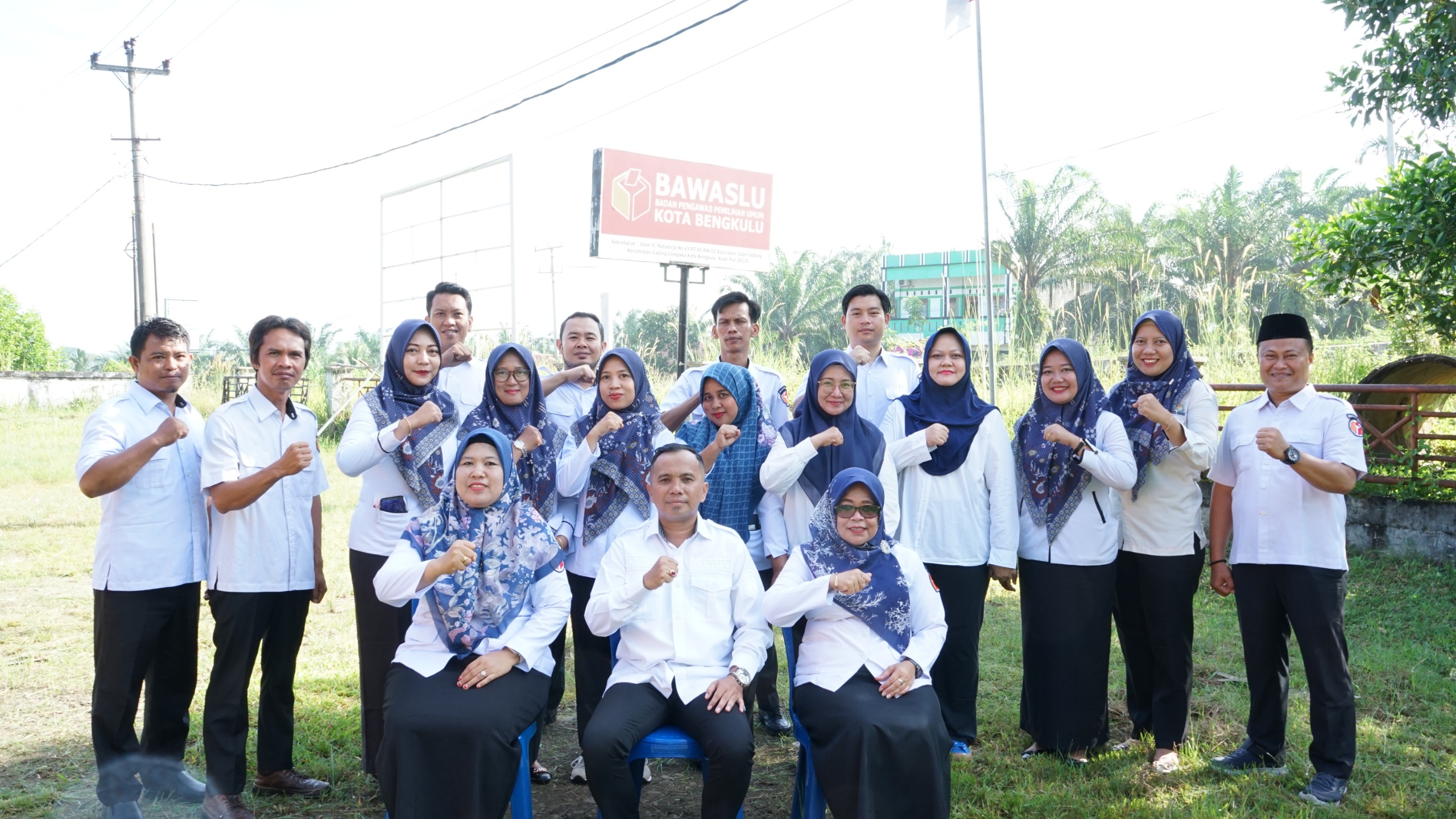 Jajaran Bawaslu Kota Bengkulu Laksanakan Apel Perayaan HUT 17 Tahun Bawaslu RI 
