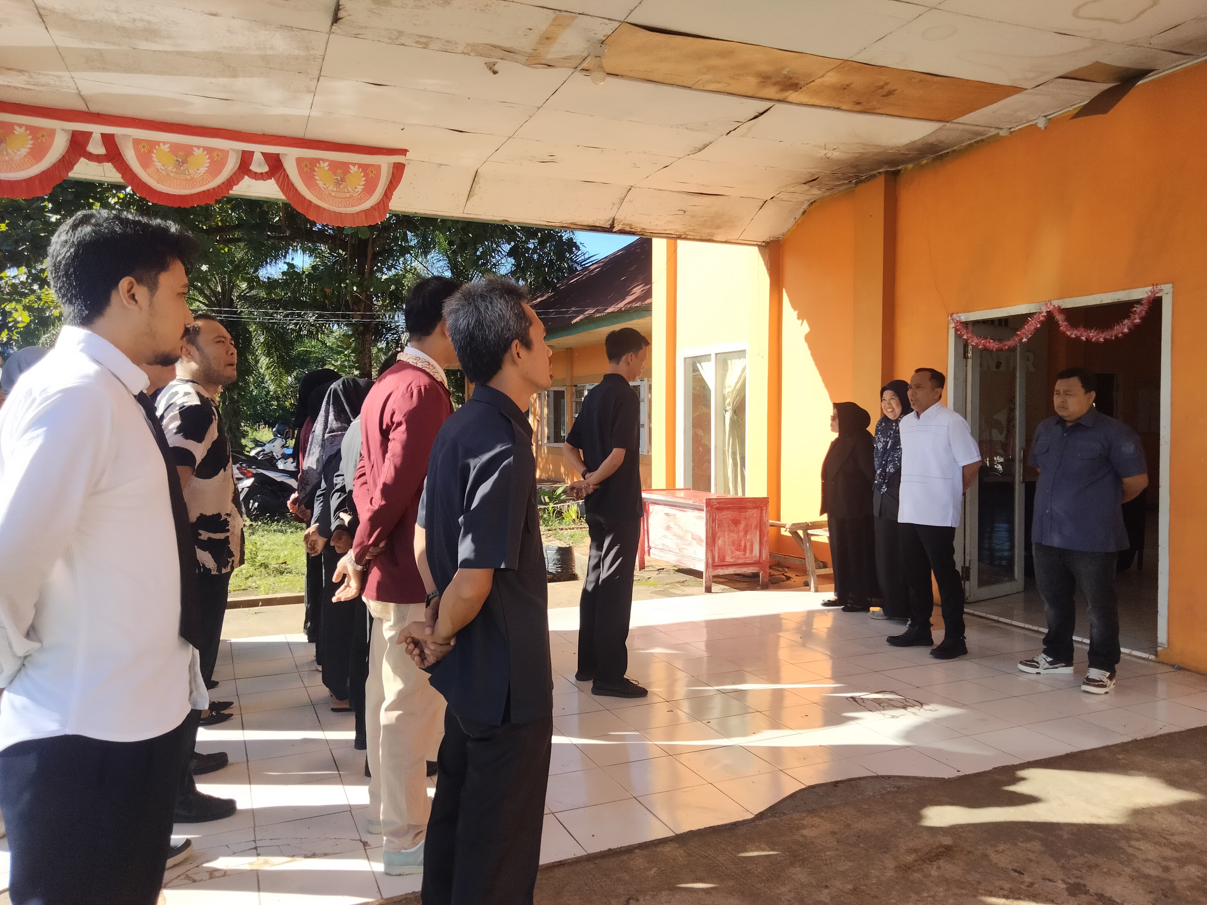 Ketua Bawaslu Kota Bengkulu Rahmat Hidayat Memimpin Pelaksanaan Apel Pagi. Senin (15/9/25)