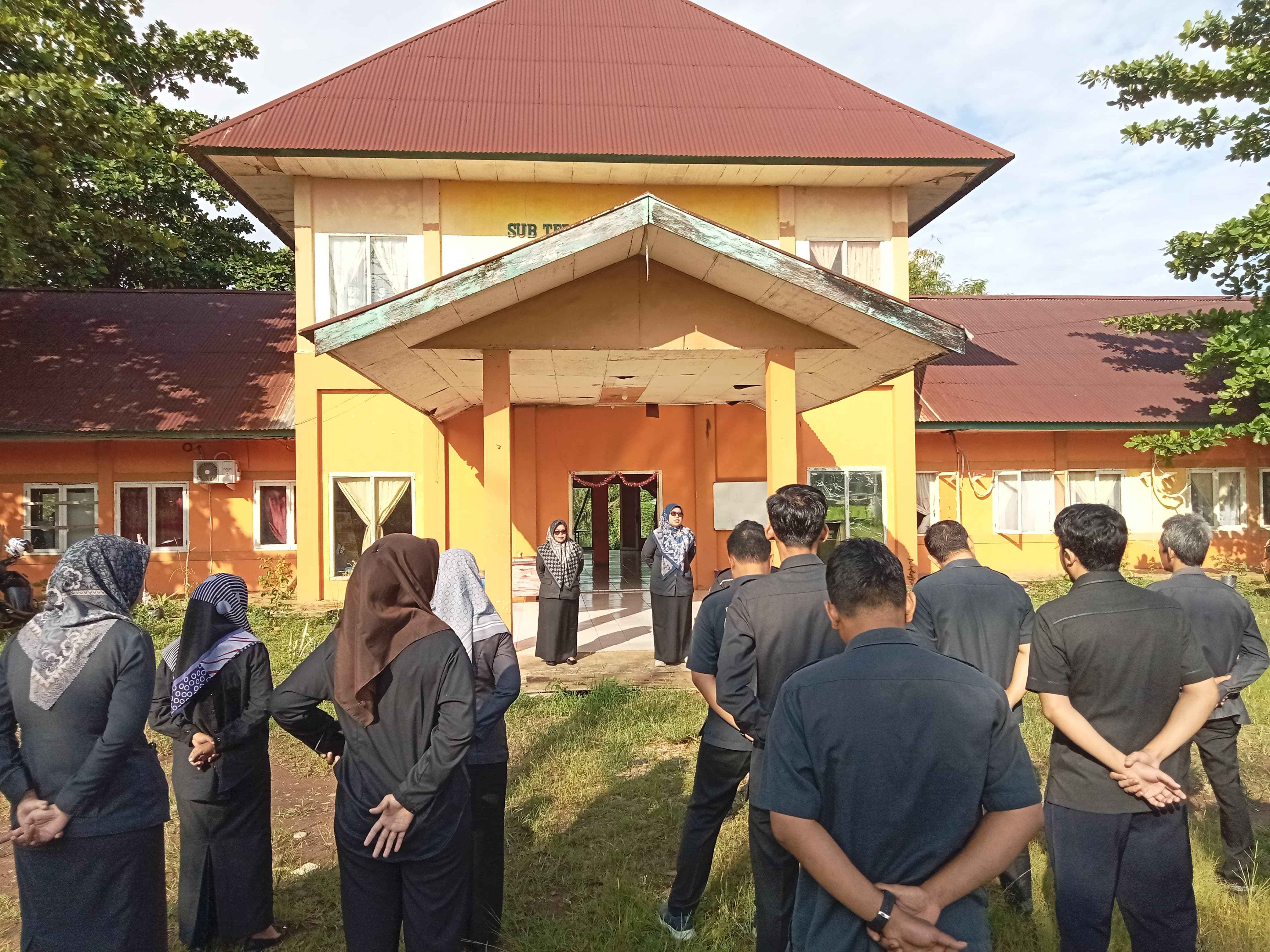 Pelaksanaan Apel Pagi Bawaslu Kota Bengkulu. Senin (22/9/25)