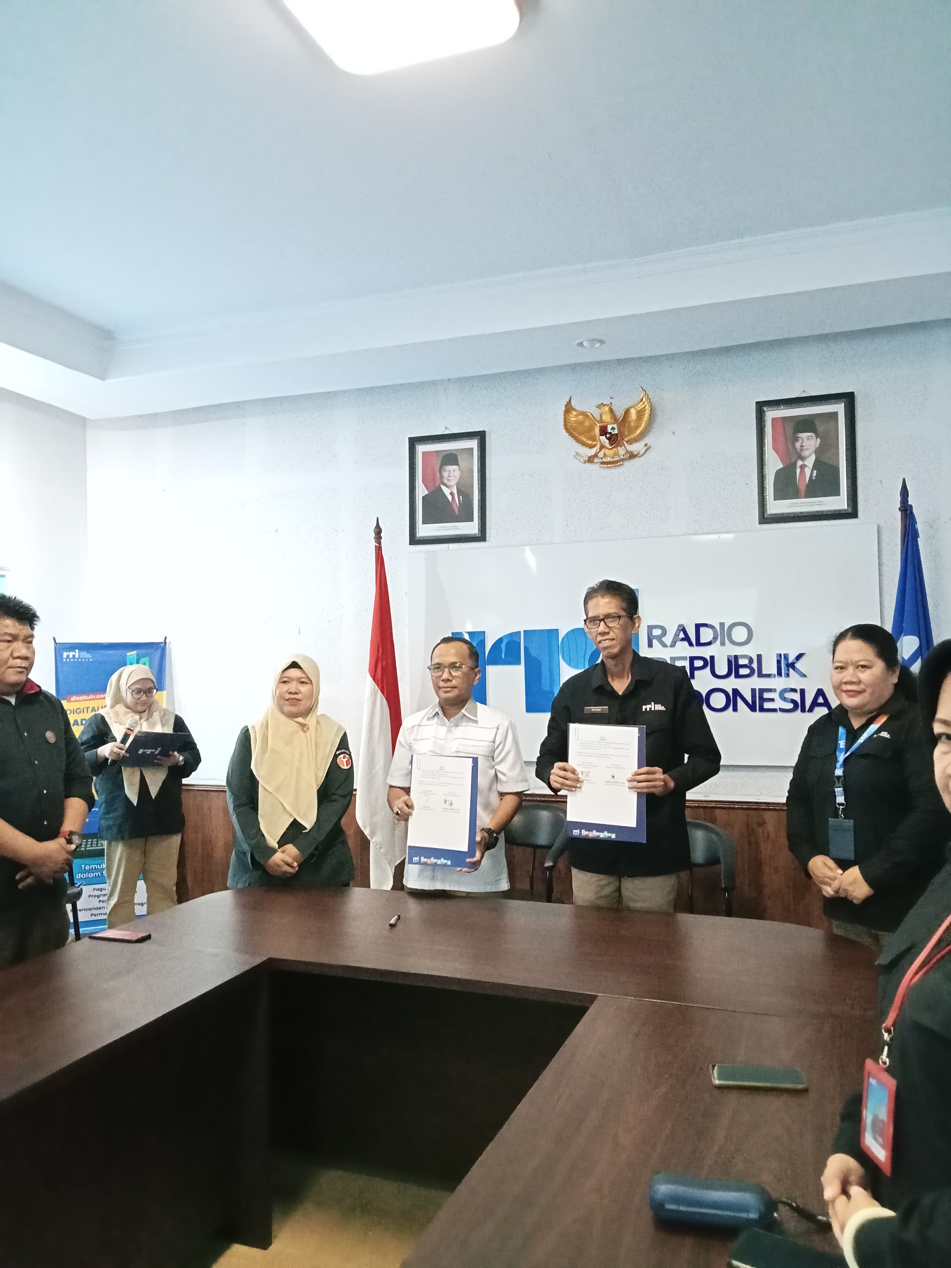 Penandatangan MOU antara Bawaslu Kota Bengkulu dengan RRI Bengkulu. Kamis (12/3/26)