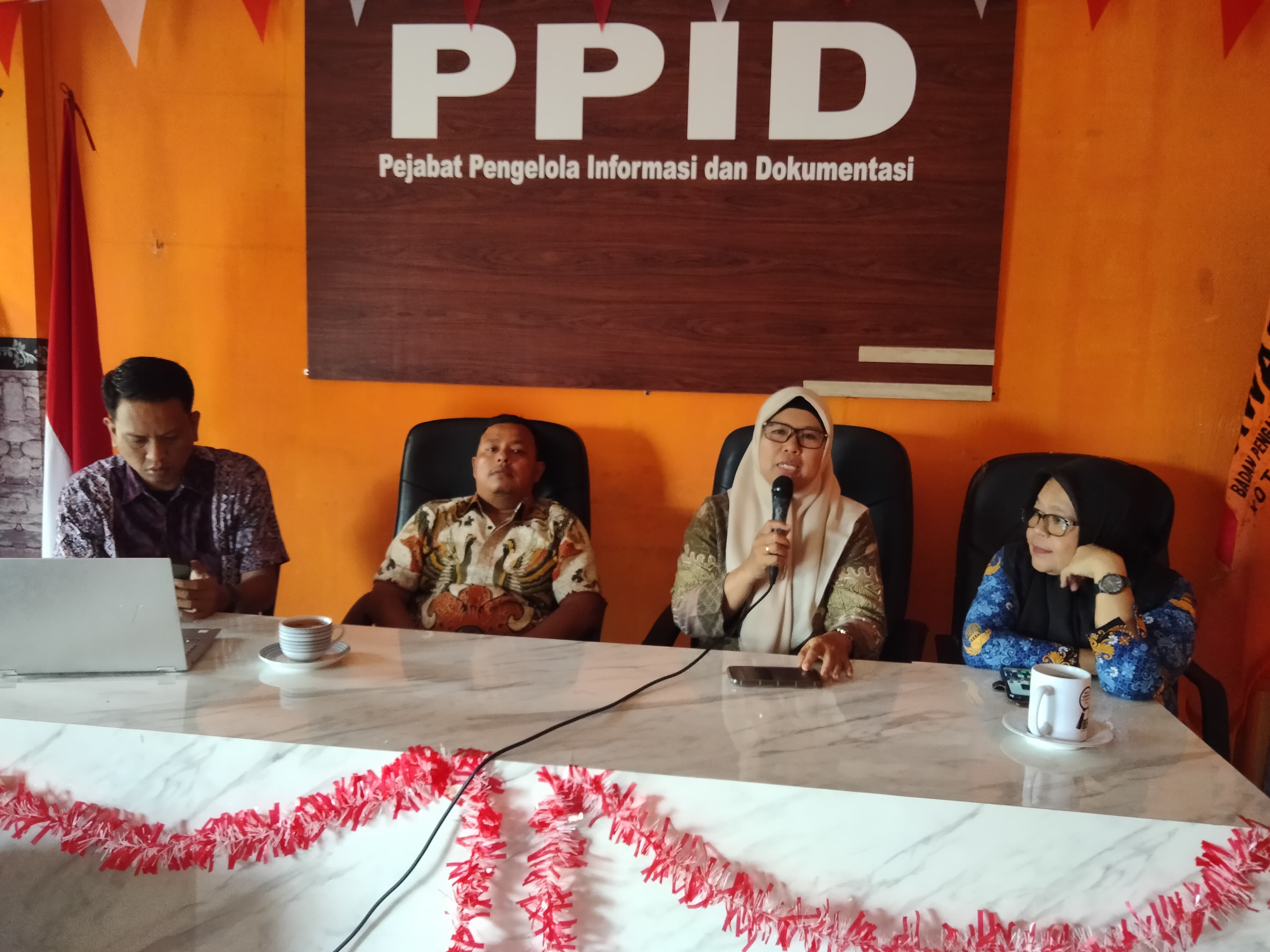 Pengarahan dari Kordiv HPPH Bawaslu Kota Bengkulu Leka Yunita Sari. 
