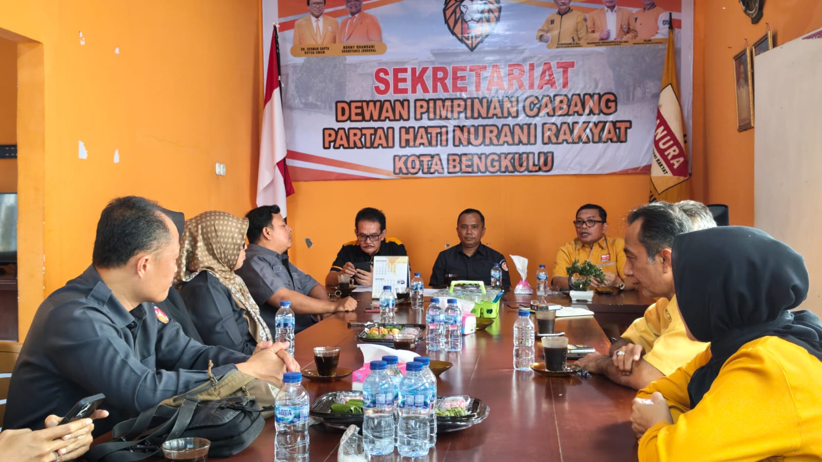 Konsolidasi demokrasi di sekretariat Parpol HANURA Kota Bengkulu. Senin (5/10/26)