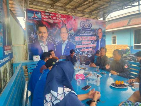 Jajaran Bawaslu Kota Bengkulu melaksanakan Konsolidasi Demokrasi di DPC Partai Demokrat. 