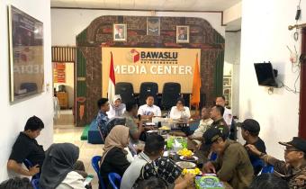 Rapat Bersama Semua Pihak Terkait dalam menghadapi Tahapan Masa Tenang Pemilu 2024 di Kota Bengkulu.