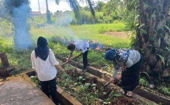 Dukung Ketahanan Pangan, Bawaslu Kota Tanam 1000 Bibit Ubi Jalar