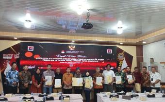 Bawaslu Kota Bengkulu mengawasi Pleno Rekapitulasi DPB Triwulan III di KPU Kota Bengkulu.