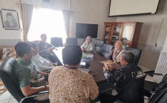 Koordinasi Kordiv HPPH Bawaslu Kota Bengkulu terkait Pemuktahiran Data Partai Politik di KPU Kota Bengkulu 