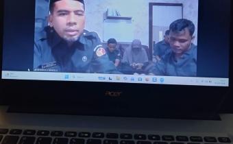 Kordiv HPPH Bawaslu Kota Bengkulu Leka Yunita Sari mengikuti Zoom Meeting terkait pelaksanaan Konsolidasi Demokrasi di Bengkulu. Selasa (5/5/26)