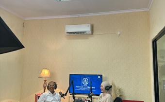 Ketua Bawaslu Kota Bengkulu Rahmat Hidayat menjadi narasumber podcast di Fisipol UNIB. Rabu (29/7/26)